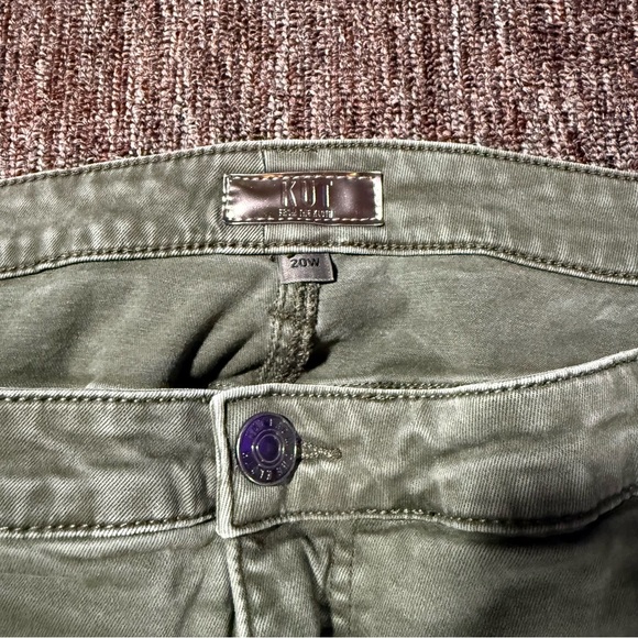 Kut From The Kloth Amy Crop Straight Leg Women’s Cuffed Capri’s Green Size 20W - Picture 3 of 7